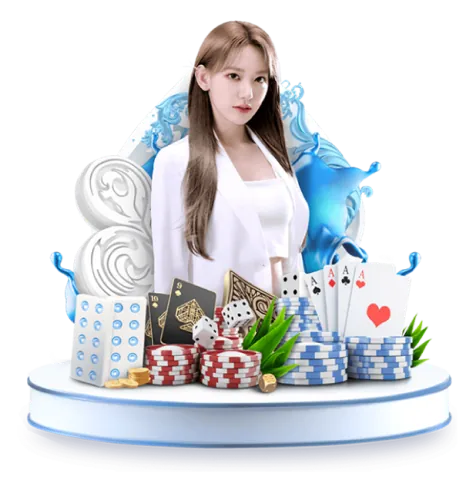 Hình ảnh hai chú gà chọi đang thi đấu quyết liệt trên sân